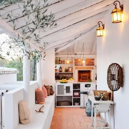 Almoada - Eclectic Boutique Villa *